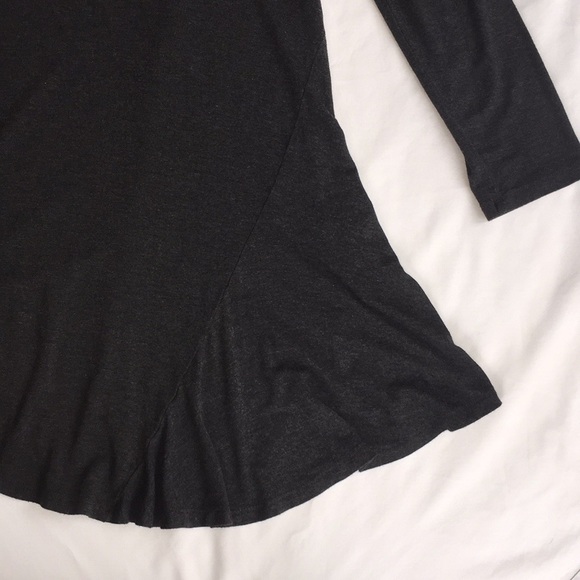 Cable & Gage Asymmetrical top - Picture 4 of 7